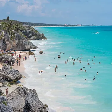 Personas en la playa